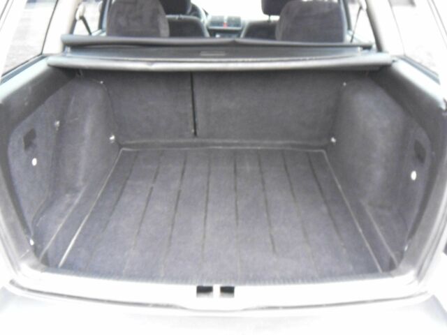 Сірий Фольксваген Гольф, об'ємом двигуна 1.6 л та пробігом 200 тис. км за 3500 $, фото 15 на Automoto.ua