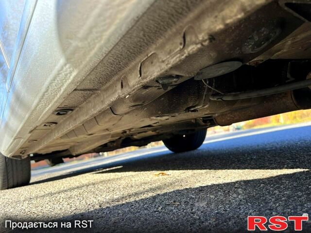 Серый Фольксваген Гольф, объемом двигателя 1.6 л и пробегом 211 тыс. км за 4200 $, фото 11 на Automoto.ua