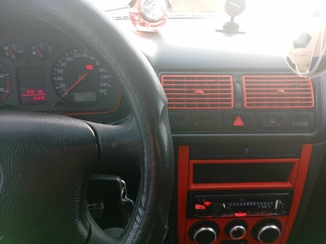 Сірий Фольксваген Гольф, об'ємом двигуна 1.6 л та пробігом 232 тис. км за 5100 $, фото 2 на Automoto.ua