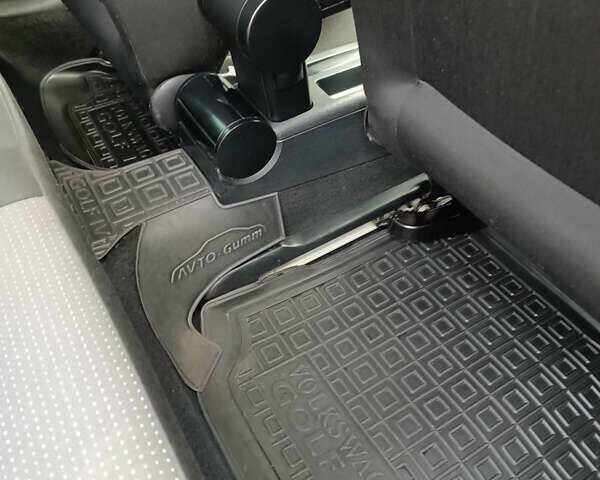 Сірий Фольксваген Гольф, об'ємом двигуна 1.6 л та пробігом 215 тис. км за 5300 $, фото 18 на Automoto.ua