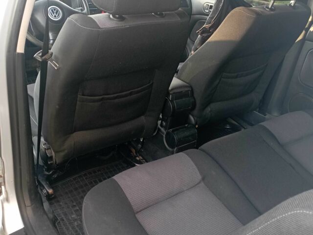 Сірий Фольксваген Гольф, об'ємом двигуна 1.6 л та пробігом 276 тис. км за 4800 $, фото 6 на Automoto.ua