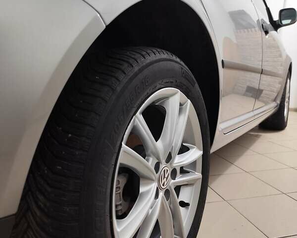 Серый Фольксваген Гольф, объемом двигателя 1.6 л и пробегом 262 тыс. км за 5000 $, фото 74 на Automoto.ua