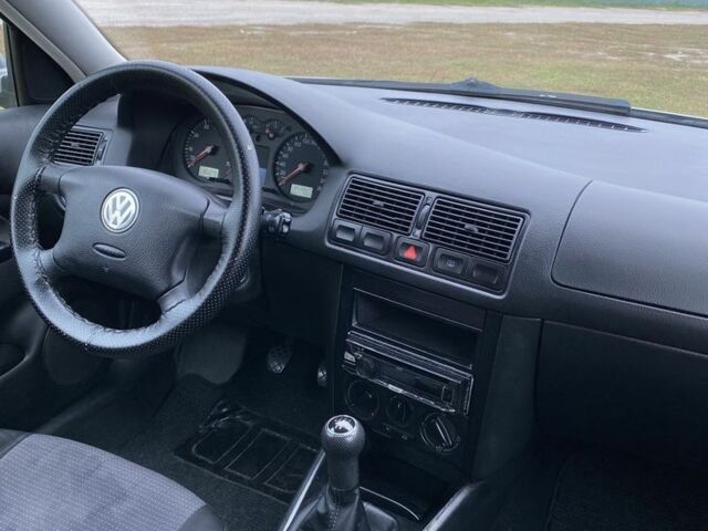 Сірий Фольксваген Гольф, об'ємом двигуна 1.6 л та пробігом 253 тис. км за 4150 $, фото 11 на Automoto.ua