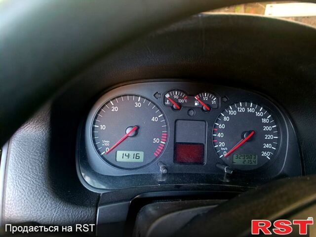 Серый Фольксваген Гольф, объемом двигателя 1.9 л и пробегом 323 тыс. км за 3700 $, фото 1 на Automoto.ua