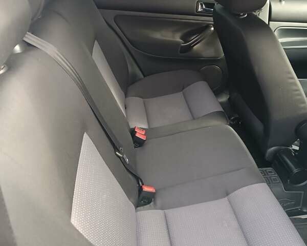 Сірий Фольксваген Гольф, об'ємом двигуна 1.6 л та пробігом 215 тис. км за 5300 $, фото 17 на Automoto.ua