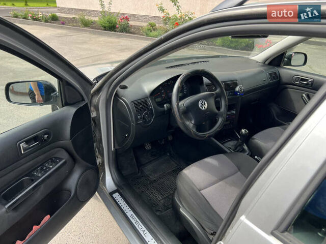 Серый Фольксваген Гольф, объемом двигателя 1.6 л и пробегом 239 тыс. км за 5400 $, фото 12 на Automoto.ua
