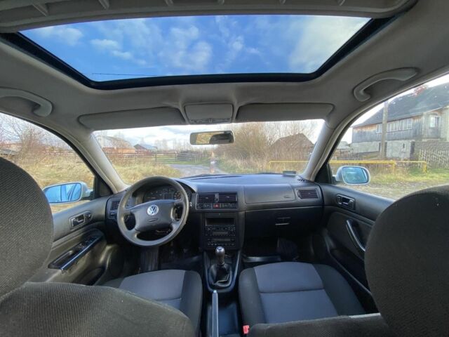 Серый Фольксваген Гольф, объемом двигателя 1 л и пробегом 286 тыс. км за 1600 $, фото 6 на Automoto.ua