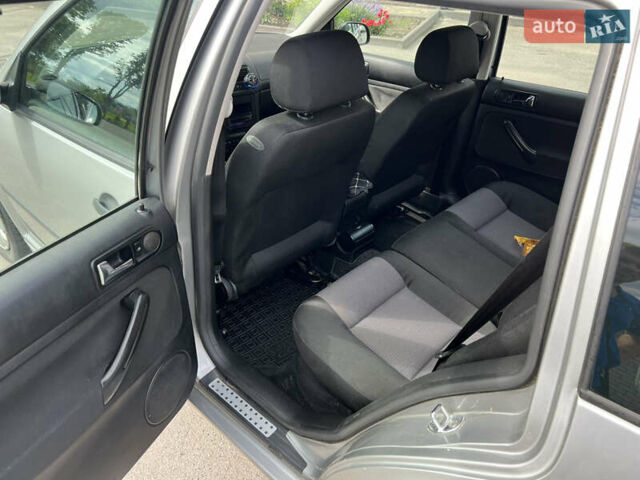 Серый Фольксваген Гольф, объемом двигателя 1.6 л и пробегом 239 тыс. км за 5400 $, фото 13 на Automoto.ua