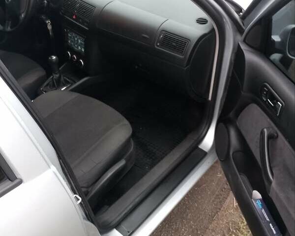 Серый Фольксваген Гольф, объемом двигателя 1.6 л и пробегом 222 тыс. км за 4700 $, фото 16 на Automoto.ua