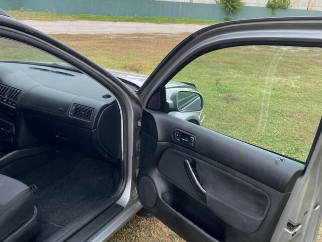 Сірий Фольксваген Гольф, об'ємом двигуна 1.6 л та пробігом 253 тис. км за 4150 $, фото 9 на Automoto.ua