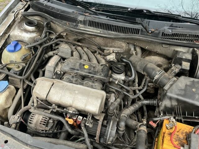 Серый Фольксваген Гольф, объемом двигателя 2 л и пробегом 359 тыс. км за 3300 $, фото 5 на Automoto.ua