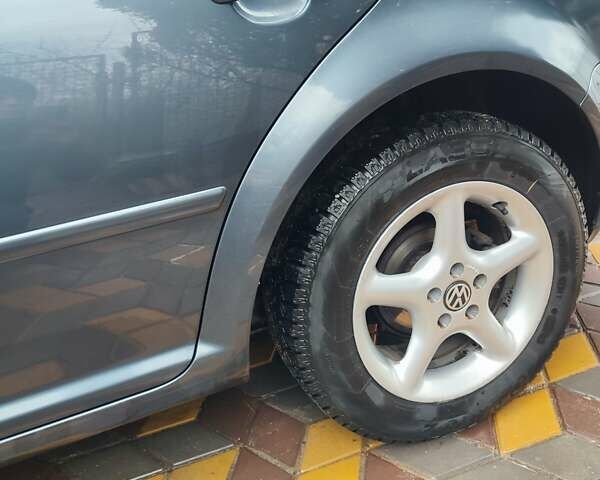 Серый Фольксваген Гольф, объемом двигателя 1.6 л и пробегом 335 тыс. км за 5500 $, фото 5 на Automoto.ua