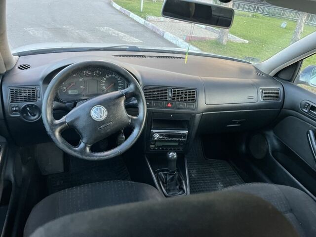 Серый Фольксваген Гольф, объемом двигателя 1.9 л и пробегом 400 тыс. км за 1500 $, фото 4 на Automoto.ua