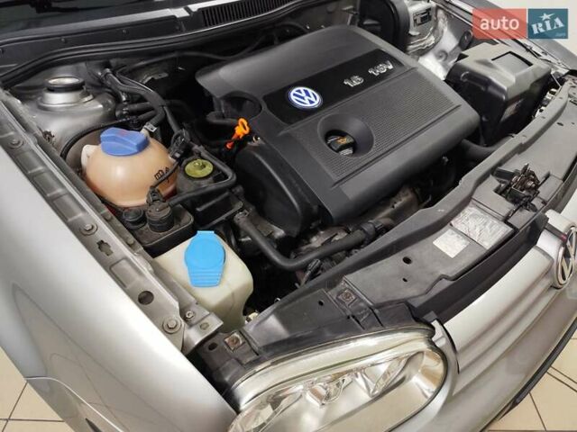 Серый Фольксваген Гольф, объемом двигателя 1.6 л и пробегом 262 тыс. км за 5000 $, фото 58 на Automoto.ua