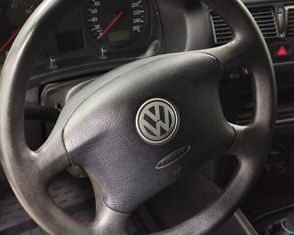 Серый Фольксваген Гольф, объемом двигателя 1.6 л и пробегом 262 тыс. км за 5000 $, фото 66 на Automoto.ua