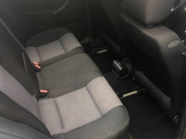 Сірий Фольксваген Гольф, об'ємом двигуна 1.6 л та пробігом 250 тис. км за 4300 $, фото 2 на Automoto.ua