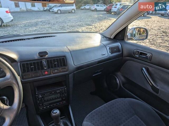 Серый Фольксваген Гольф, объемом двигателя 1.6 л и пробегом 248 тыс. км за 3700 $, фото 17 на Automoto.ua
