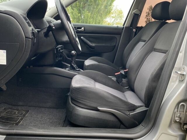 Сірий Фольксваген Гольф, об'ємом двигуна 1.6 л та пробігом 253 тис. км за 4150 $, фото 12 на Automoto.ua