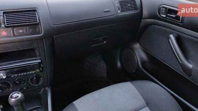 Сірий Фольксваген Гольф, об'ємом двигуна 1.6 л та пробігом 290 тис. км за 4500 $, фото 16 на Automoto.ua