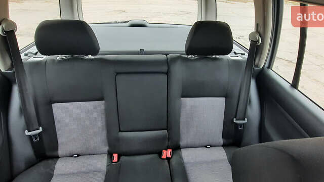 Фольксваген Гольф 2002 в Дружковке на Automoto.ua Серый Фольксваген Гольф, объемом двигателя 1.39 л и пробегом 287 тыс. км за 4500 $, фото 9 на Automoto.ua