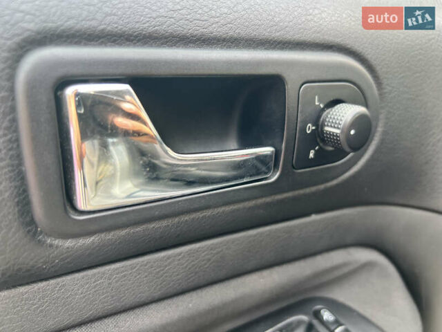 Серый Фольксваген Гольф, объемом двигателя 1.6 л и пробегом 239 тыс. км за 5400 $, фото 11 на Automoto.ua