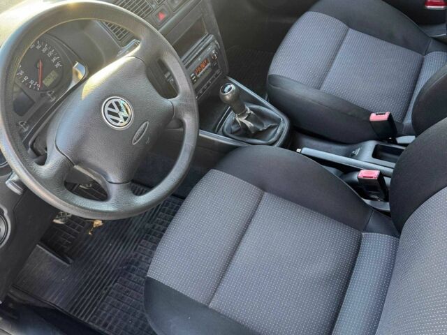 Серый Фольксваген Гольф, объемом двигателя 1.6 л и пробегом 226 тыс. км за 4000 $, фото 12 на Automoto.ua