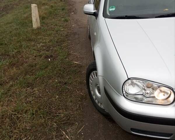 Серый Фольксваген Гольф, объемом двигателя 1.6 л и пробегом 222 тыс. км за 4700 $, фото 18 на Automoto.ua