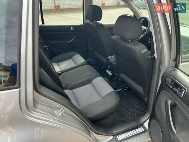 Серый Фольксваген Гольф, объемом двигателя 1.6 л и пробегом 239 тыс. км за 5400 $, фото 7 на Automoto.ua