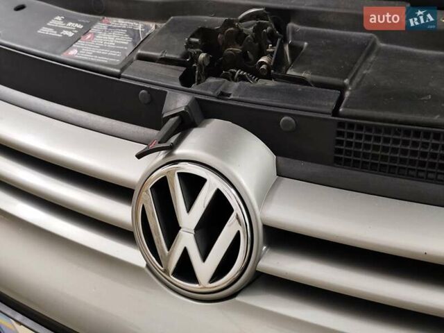 Серый Фольксваген Гольф, объемом двигателя 1.6 л и пробегом 262 тыс. км за 5000 $, фото 60 на Automoto.ua