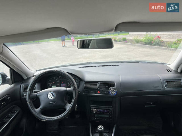 Серый Фольксваген Гольф, объемом двигателя 1.6 л и пробегом 239 тыс. км за 5400 $, фото 8 на Automoto.ua