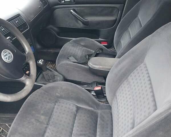 Серый Фольксваген Гольф, объемом двигателя 1.9 л и пробегом 330 тыс. км за 3800 $, фото 1 на Automoto.ua