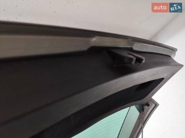 Серый Фольксваген Гольф, объемом двигателя 1.6 л и пробегом 262 тыс. км за 5000 $, фото 17 на Automoto.ua