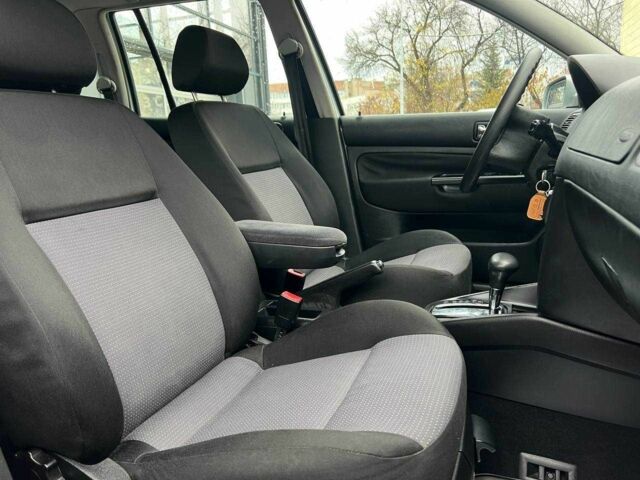 Серый Фольксваген Гольф, объемом двигателя 1.6 л и пробегом 188 тыс. км за 5200 $, фото 13 на Automoto.ua