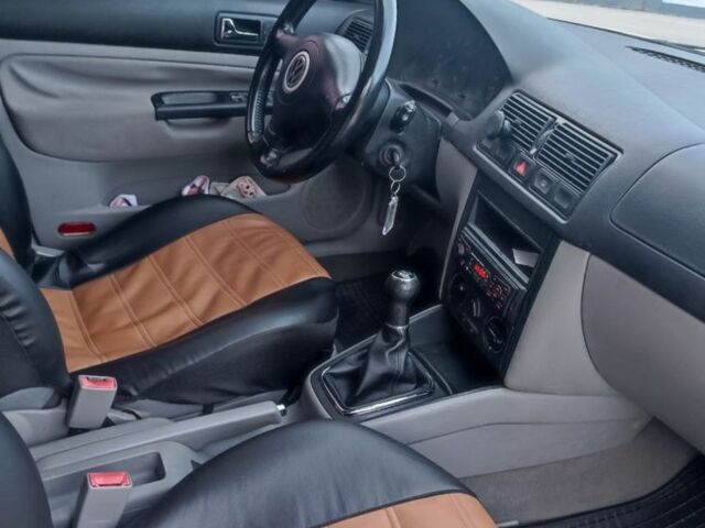 Серый Фольксваген Гольф, объемом двигателя 1.4 л и пробегом 208 тыс. км за 3800 $, фото 5 на Automoto.ua