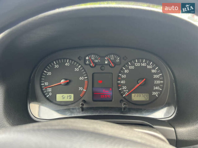 Серый Фольксваген Гольф, объемом двигателя 1.6 л и пробегом 239 тыс. км за 5400 $, фото 15 на Automoto.ua