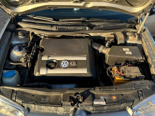 Серый Фольксваген Гольф, объемом двигателя 1.6 л и пробегом 226 тыс. км за 4000 $, фото 14 на Automoto.ua