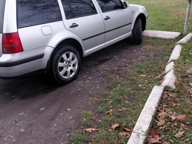 Серый Фольксваген Гольф, объемом двигателя 0 л и пробегом 300 тыс. км за 3800 $, фото 2 на Automoto.ua