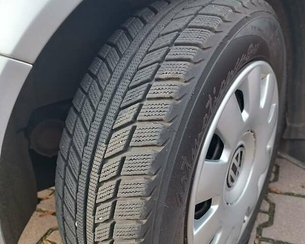 Сірий Фольксваген Гольф, об'ємом двигуна 1.6 л та пробігом 215 тис. км за 5300 $, фото 23 на Automoto.ua