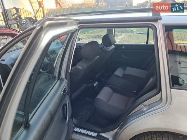 Серый Фольксваген Гольф, объемом двигателя 1.9 л и пробегом 300 тыс. км за 6000 $, фото 1 на Automoto.ua