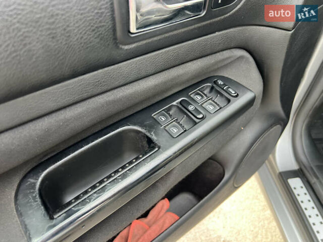 Серый Фольксваген Гольф, объемом двигателя 1.6 л и пробегом 239 тыс. км за 5400 $, фото 10 на Automoto.ua