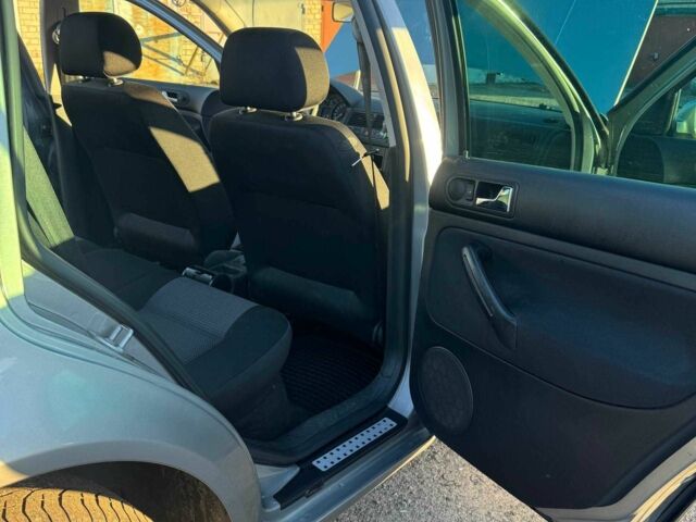 Серый Фольксваген Гольф, объемом двигателя 1.6 л и пробегом 226 тыс. км за 4000 $, фото 21 на Automoto.ua