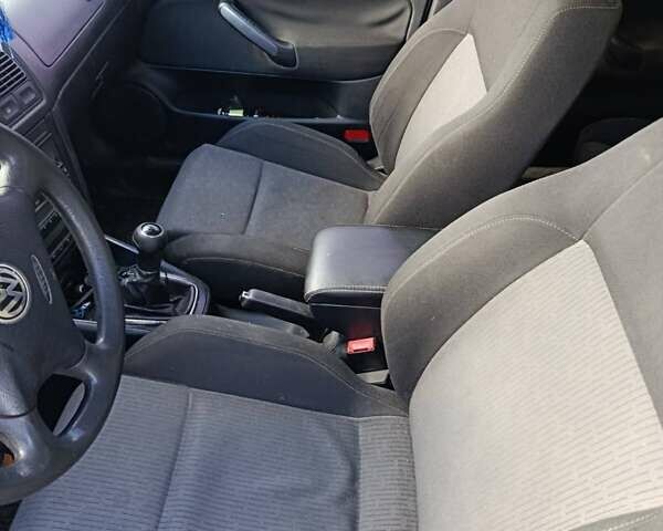 Серый Фольксваген Гольф, объемом двигателя 1.39 л и пробегом 340 тыс. км за 3200 $, фото 11 на Automoto.ua