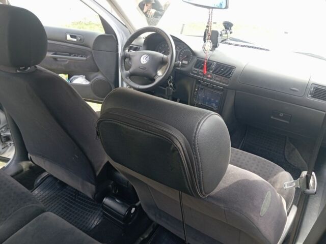 Серый Фольксваген Гольф, объемом двигателя 1.6 л и пробегом 250 тыс. км за 3700 $, фото 6 на Automoto.ua