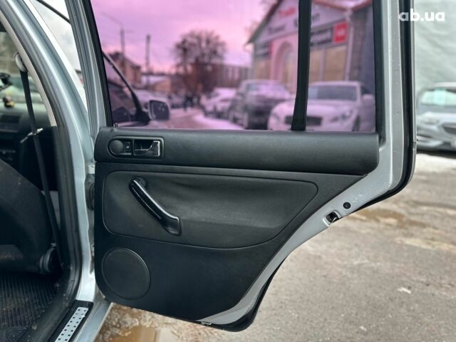 Серый Фольксваген Гольф, объемом двигателя 1.4 л и пробегом 300 тыс. км за 3690 $, фото 13 на Automoto.ua