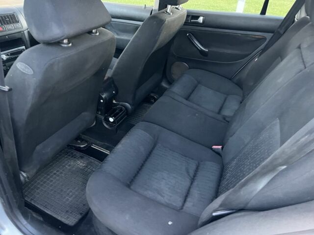 Серый Фольксваген Гольф, объемом двигателя 1.9 л и пробегом 400 тыс. км за 1500 $, фото 6 на Automoto.ua