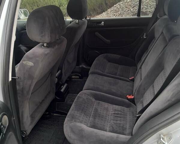 Серый Фольксваген Гольф, объемом двигателя 1.6 л и пробегом 200 тыс. км за 3500 $, фото 20 на Automoto.ua