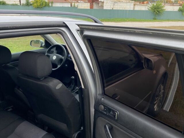 Сірий Фольксваген Гольф, об'ємом двигуна 1.6 л та пробігом 253 тис. км за 4150 $, фото 10 на Automoto.ua