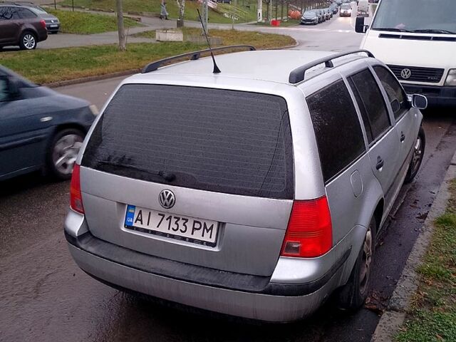 Серый Фольксваген Гольф, объемом двигателя 1.6 л и пробегом 235 тыс. км за 3500 $, фото 4 на Automoto.ua