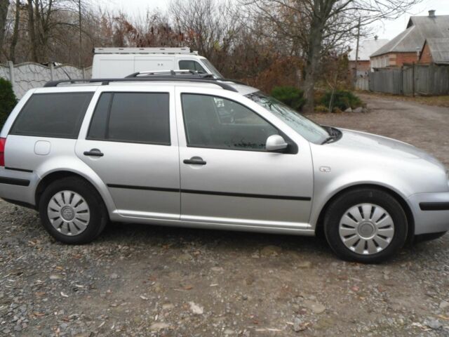 Сірий Фольксваген Гольф, об'ємом двигуна 1.6 л та пробігом 200 тис. км за 3500 $, фото 7 на Automoto.ua