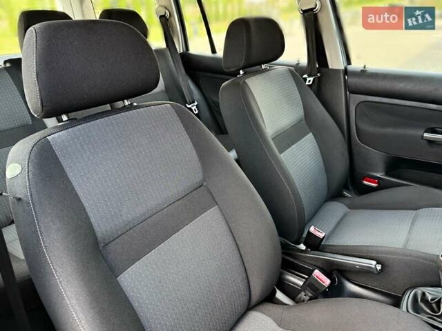 Серый Фольксваген Гольф, объемом двигателя 1.6 л и пробегом 201 тыс. км за 4490 $, фото 33 на Automoto.ua